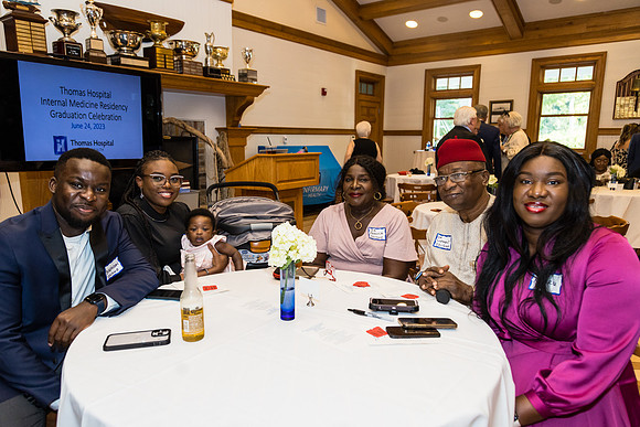 THOMAS-HOSPITAL-INTERNAL-MEDICINE-RESIDENCY-GRADUATION-BLUE-ROOM-PHOTOGRAPHY-2890