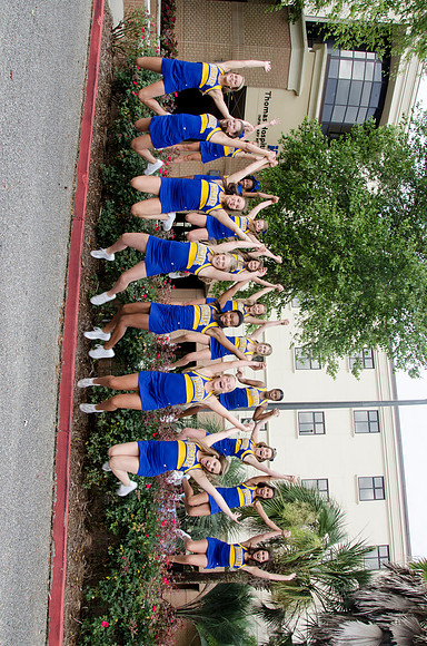 pirate cheerleaders_MHD1183