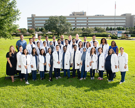 PGY-2 (Bay) Group Photo with Leadership 2025